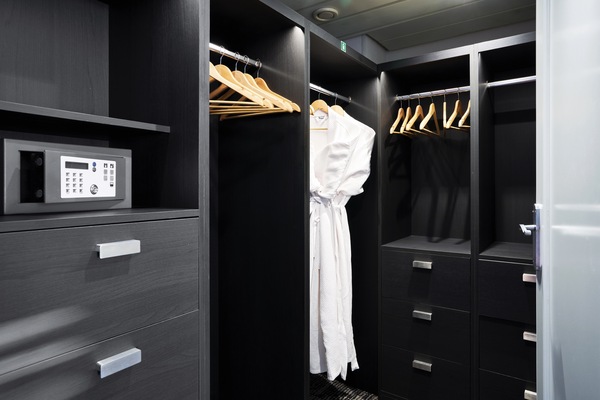 Marella Cruises Marella Discovery 2 Royal Suite ©Marella Cruises 8.jpg